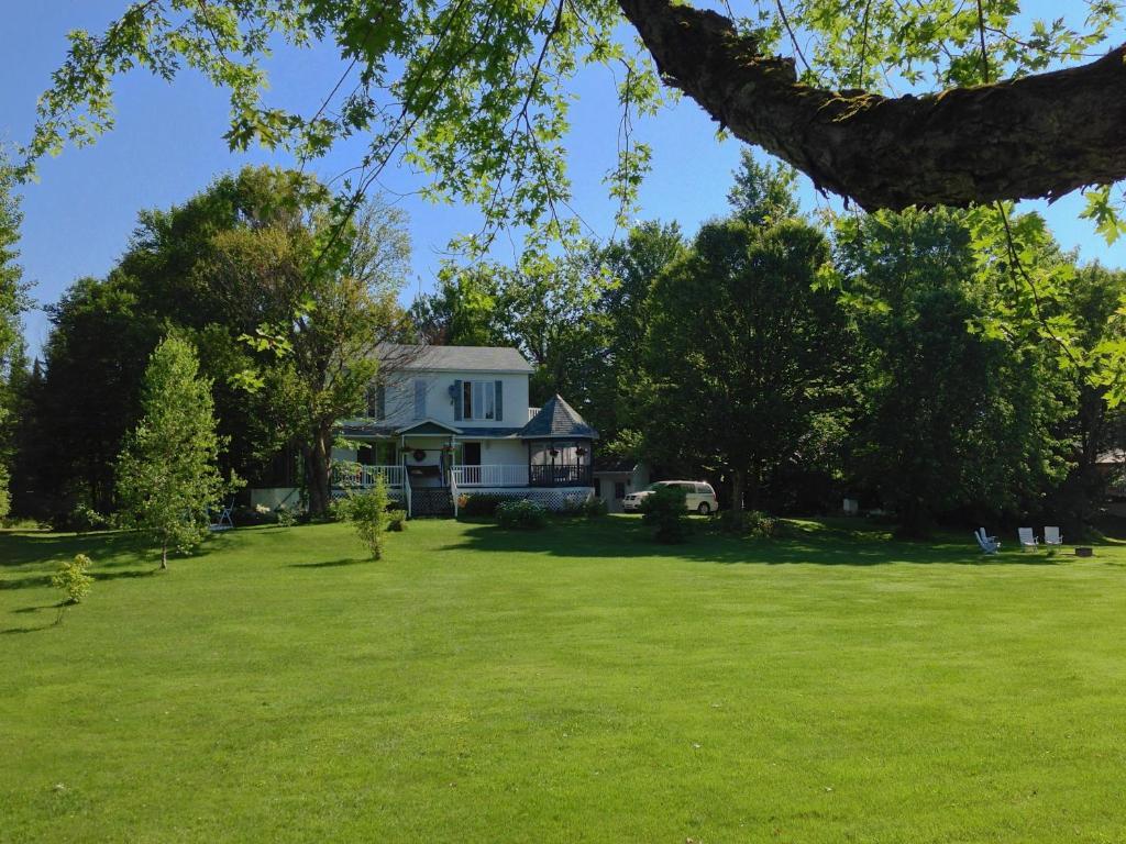 Le Reflet de la Rivière B&B Weedon-Centre Extérieur photo